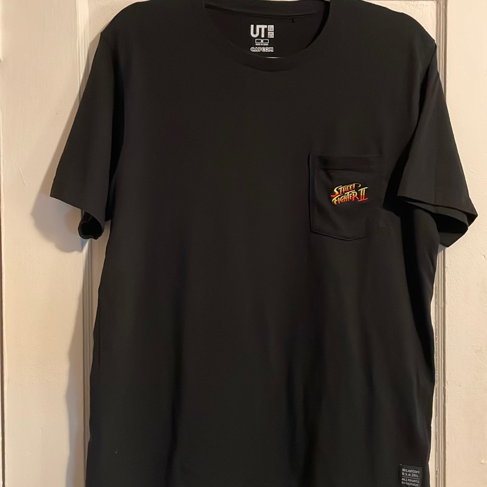 Street fighter graphic tee. By uniqlo